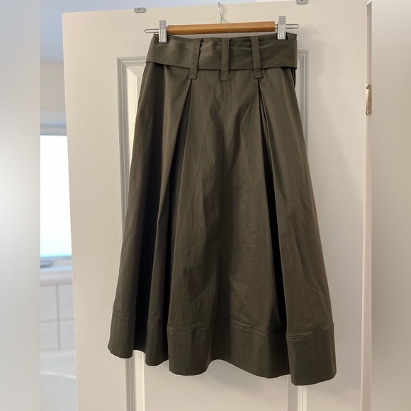 Club Monaco A-line belted skirt with pockets! Size 2 - Picture 6 of 6